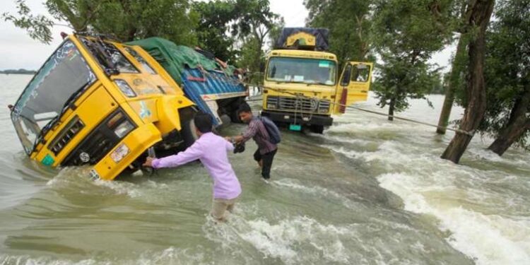 İstanbul’da akılalmaz olay: İlaçlanan ev patladı, ortalık karıştı
