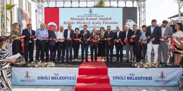 Kuzey Kore’de ‘nükleer güç’ anayasaya eklendi