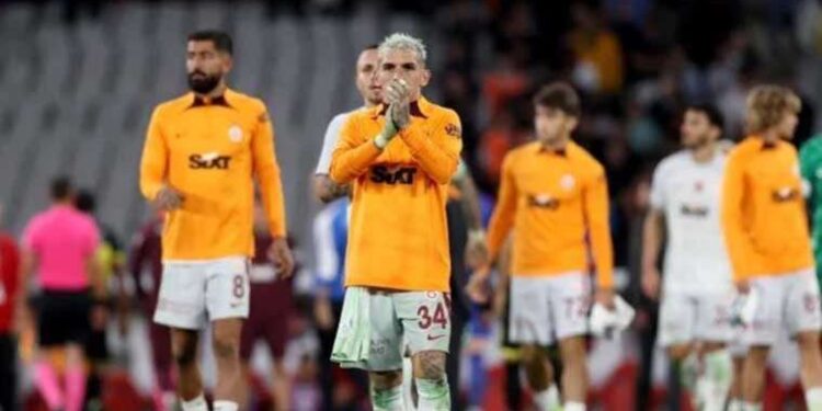 Dünya tartışmalı ölümünü konuşmuştu: Uçağın düştüğü alana anıt dikildi!