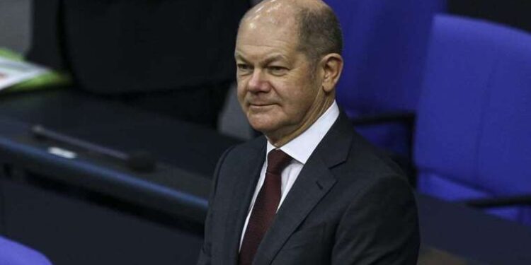 Eski asker transseksüel politikacı seçildi