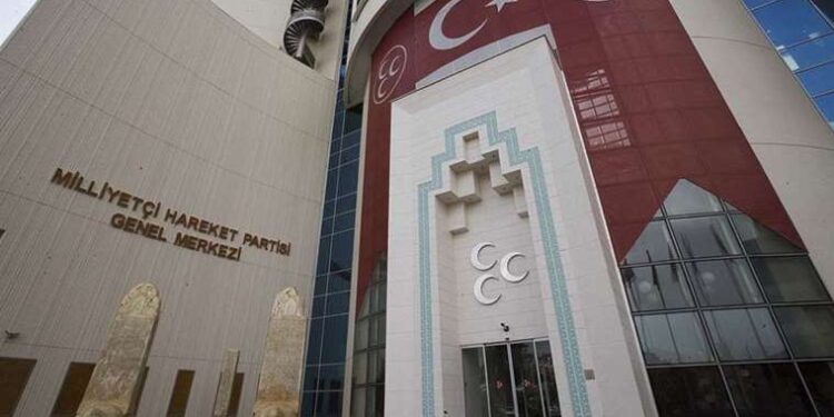 Canlı yayında pankart açan Rus gazeteciye hapis cezası