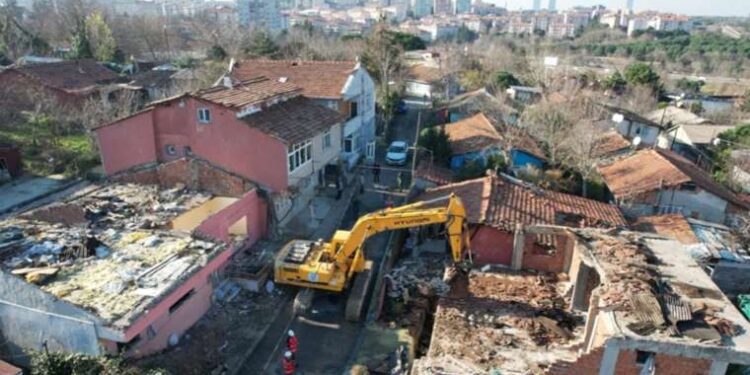 Kartal’da Şehir Hastanesinde şikayet edilen müdür, şikayet eden personeli dövdü