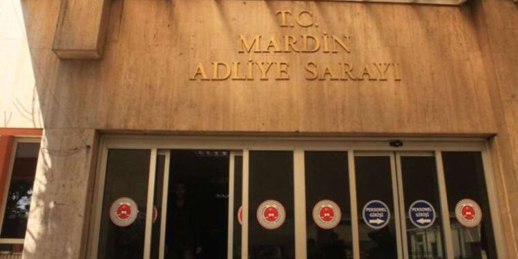 Toprak kayması sebebiyle 17 kişi öldü