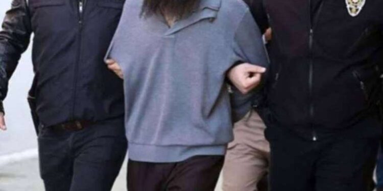 Başı spor aletine sıkışan genci itfaiye ekipleri kurtardı