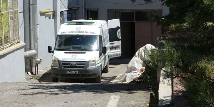 Adana’da kafede silahlı saldırı: Kurşun yağdırdı!