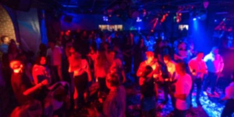Aşkı vücudumuzun neresinde hissediyoruz? Bilim insanları açıkladı…