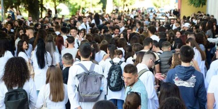 Destici’nin ziyaretinde ‘sefer tası’ paniği: Fünyeyle patlatıldı