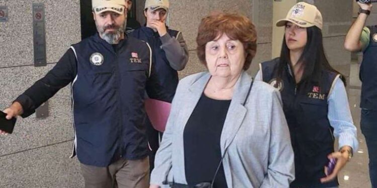 Amasya’da doğum günü pastası yiyen 12’si çocuk 14 kişi hastaneye kaldırıldı