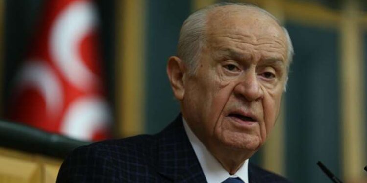 Tartıştığı eşini uyurken bıçaklayarak öldürdü