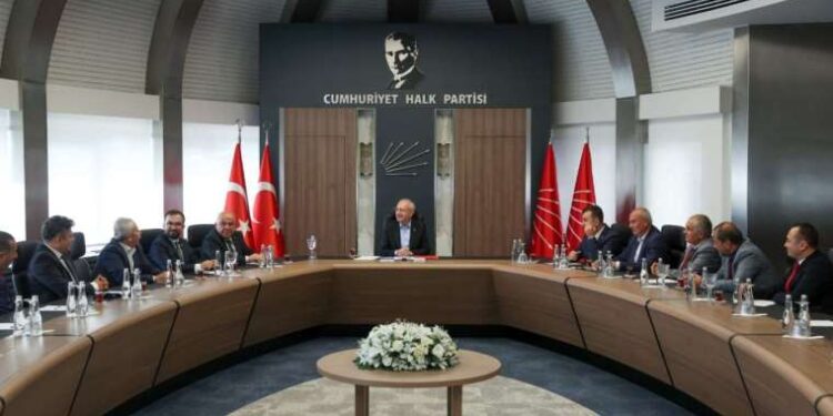 Oyuncu Seda Fettahoğlu, memleketinde toprağa verildi