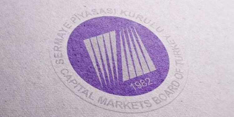 Ev sahibi kiracılar eve giremesin diye kapılarına yapıştırıcı sürdü