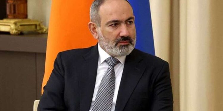 Azerbaycan, Macron’un Ermenistan yanlısı açıklamalarına tepki gösterdi