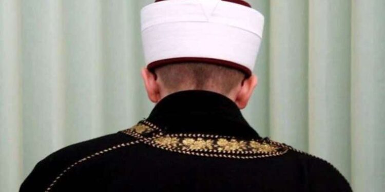 Yasa dışı göçmenlere sınır dışı kararı