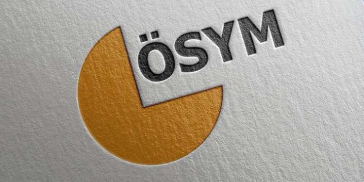 Refüje çarpan otomobil takla attı: 5 yaralı