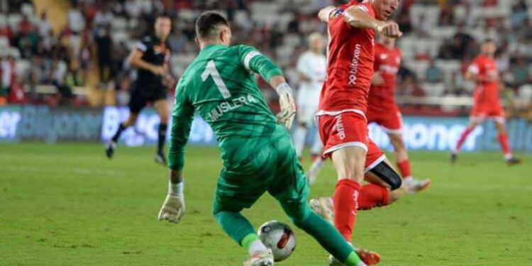 Hamas roketlerle vurdu… İsrail operasyon başlattı! Yüzlerce ölü, binlerce yaralı var!