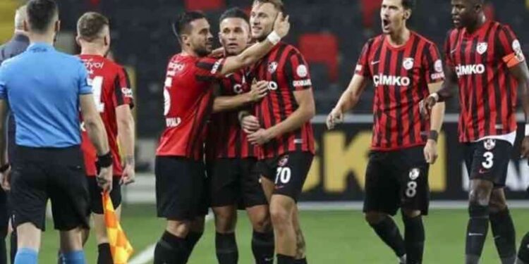 Prof. Dr. Naci Görür’den deprem açıklaması: ‘Her an 7 büyüklüğünde…’