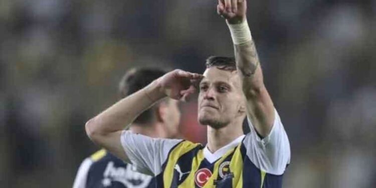 Deprem malzemelerini evine götüren polis tutuksuz yargılanacak