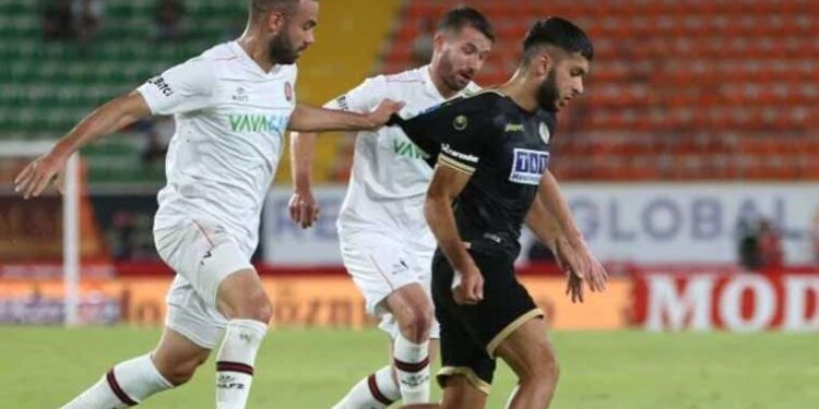 Şiddet artarak devam ediyor… Hasta ve yakınları 3 doktoru darbetti!