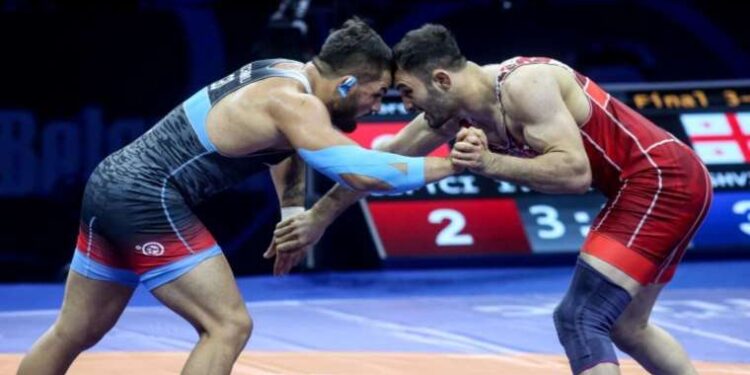 Erzurum’da katliam gibi kaza… Yolcu otobüsü traktör römorkuna çarptı: 2 ölü, 14 yaralı