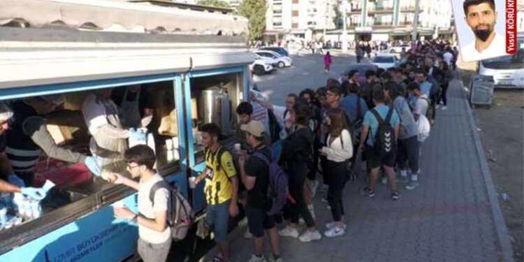 Bakan Fahrettin Koca’nın yalanlamasına karşın depolardaki aşı yetersizliği sürüyor