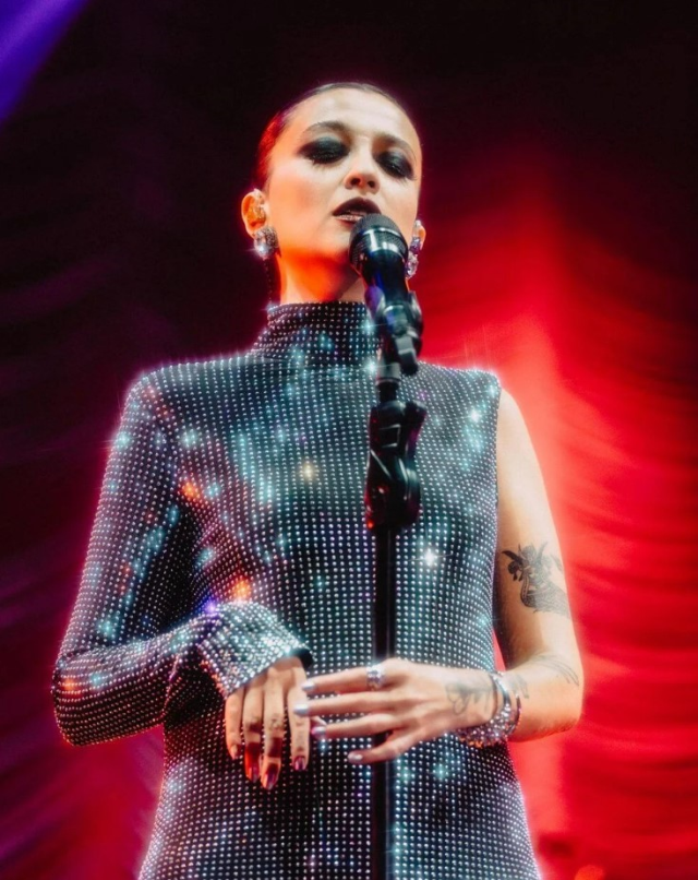 konser-tartismasi-devam-ediyor-ruzgar-nedeniyle-16592048_9146_m Konser tartışması devam ediyor! Rüzgar nedeniyle sahneye çıkmayan Melike Şahin cephesinden yeni açıklama