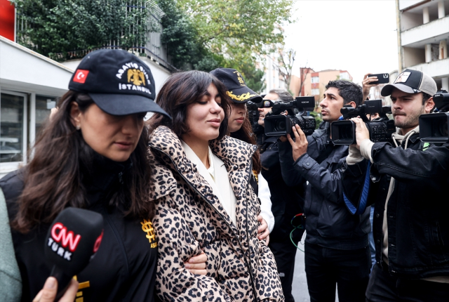 tutuklu-bahar-candan-in-orgut-liderinden-para-16571258_377_m Tutuklu Bahar Candan'ın örgüt liderinden para aldığı görüntü ortaya çıktı