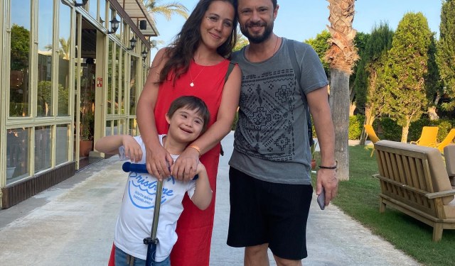 Şarkıcı Özgün, eşi Nilda Kaçar’dan boşanacağı iddiasını yalanladı