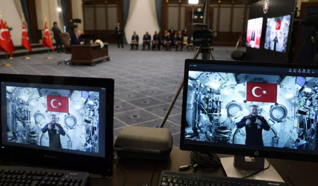 Türk astronot Alper Gezeravcı, uzaydan ilk bağlantısını Cumhurbaşkanı Erdoğan’la yaptı