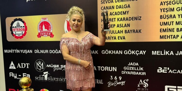 RM’C PMU Master‘ın düzenlediği ve başarı hikayelerinin taçlandırıldığı muhteşem ödül gecesi RAUF DENKTAŞ KÜLTÜR MERKEZİ AYAZAĞA’DA gerçekleştirildi.