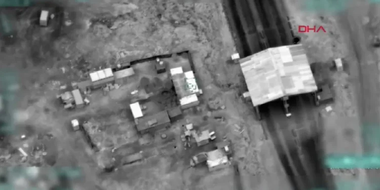 SON DAKİKA: MİT, Suriye ve Irak'taki hedefleri vurdu.