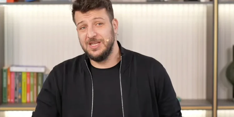 "Batuhan Karadeniz'in Sosyal Medya Hesapları Kapanıyor"