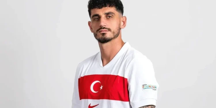 "Samet Akaydin, Hazal Çağlar ile İlişkisini Duyurdu"