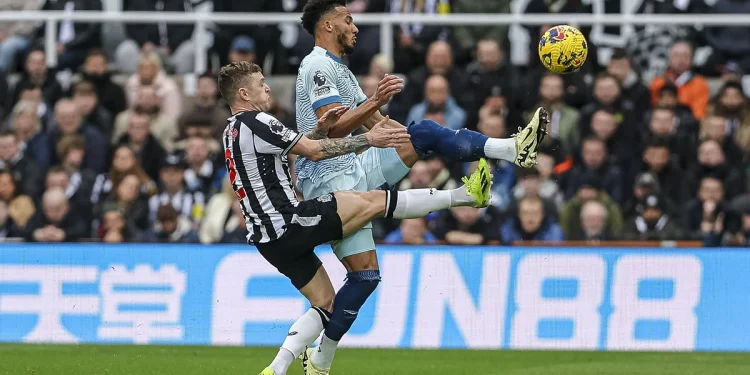 Newcastle, Fenerbahçe'nin Kelly Teklifini Reddetti