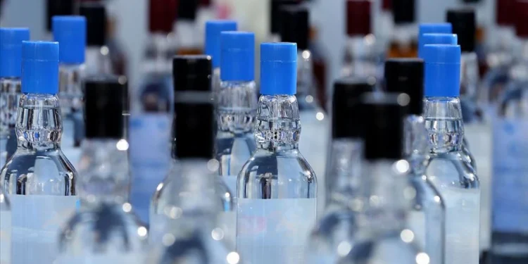 CHP, sahte alkol ölümleri için vergi indirimi önerdi.