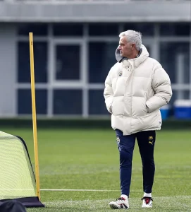Fenerbahçe’de Üçlü Savunma Sistemi Yerleşiyor