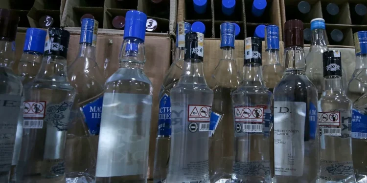 Adana'da 750 litre sahte içki ele geçirildi