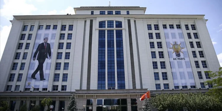 AK Parti, milletvekili sayısını 272'ye çıkardı