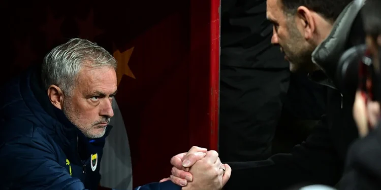 Mourinho'nun "Maymun gibi zıpladılar" sözlerine ceza!