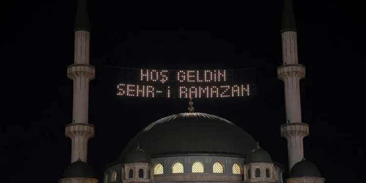 11 Ayın Sultanı Ramazan İçin İmsak, Sahur Saatleri