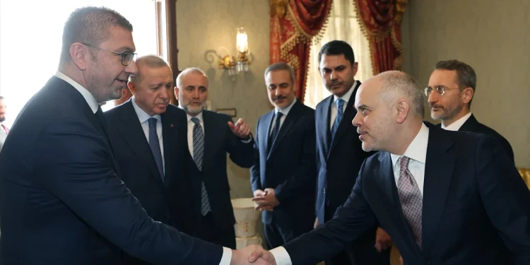 Cumhurbaşkanı Erdoğan, Kuzey Makedonya Başbakanı'nı ağırladı