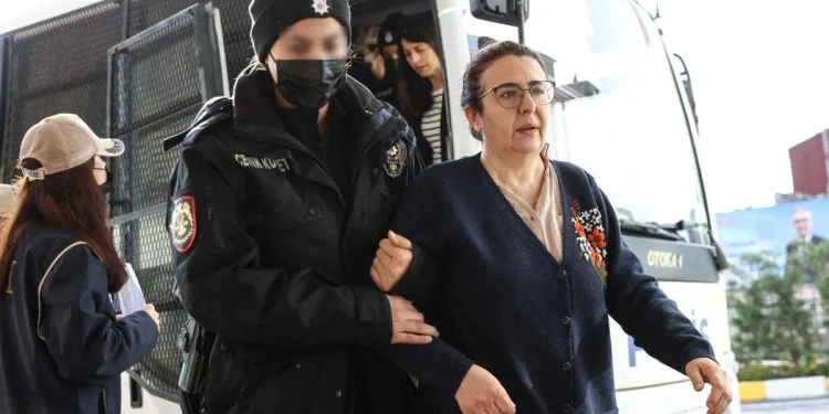 İstanbul Adliyesi terör davasında 1 sanık tahliye edildi