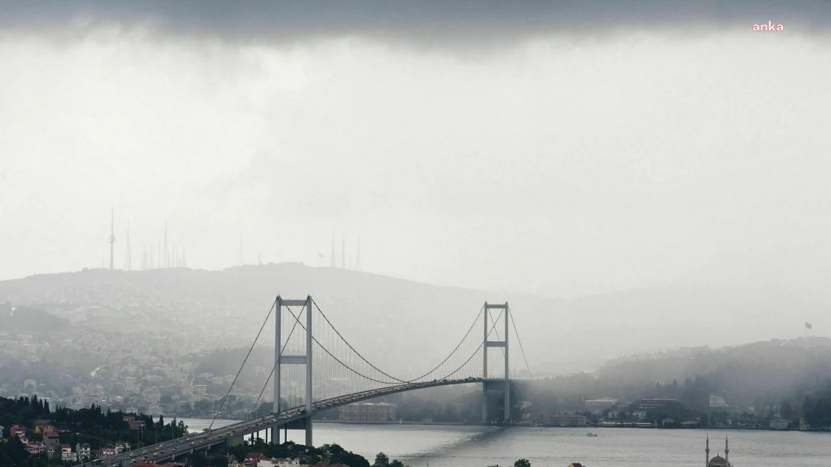 İstanbul Boğazı'nda Gemi Trafiği Durduruldu