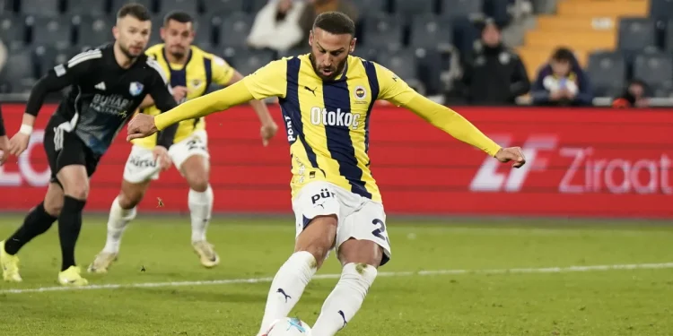 Cenk Tosun, Fenerbahçe’de 2. Golünü Attı