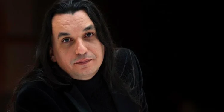 Gökhan Kırdar Hastaneye Kaldırıldı: Şarkıcının Sağlık Durumu