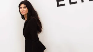 Tuba Büyüküstün, Paris Moda Haftası'nda göz doldurdu