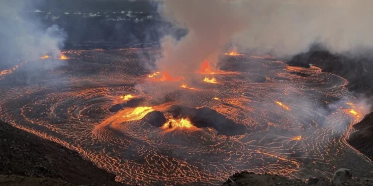 Kilauea Yanardağı'nda Hawaii'de 12. patlama gerçekleşti