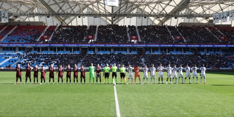 Trabzonspor, UEFA Gençlik Ligi'nde çeyrek finale yükseldi