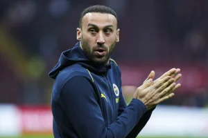 Urawa Red Diamonds, Cenk Tosun’u transfer etmek istiyor