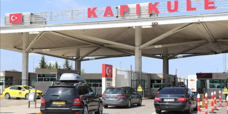 Yabancı plakalı araçlara yeni düzenleme: Ceza ödenecek