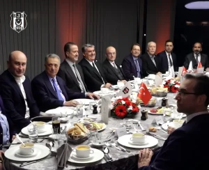 Beşiktaş camiası iftar yemeğinde bir araya geldi